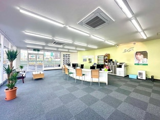 エイブルネットワーク岡山国富店の内観写真