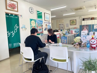 エイブルネットワーク富山大学前店の接客写真