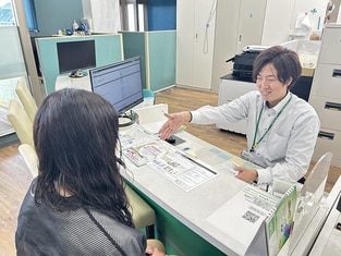 エイブルネットワーク長野駅東口店の接客写真