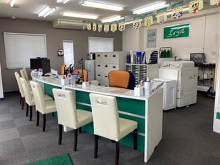 エイブルネットワーク伊那店の内観写真