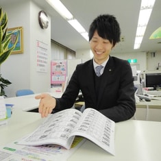 エイブルネットワーク岩出店の接客写真