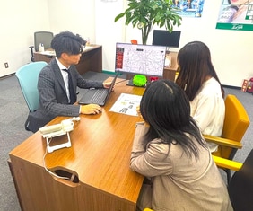 エイブルネットワーク東海店の接客写真