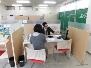 エイブルネットワーク西帯広店の接客写真