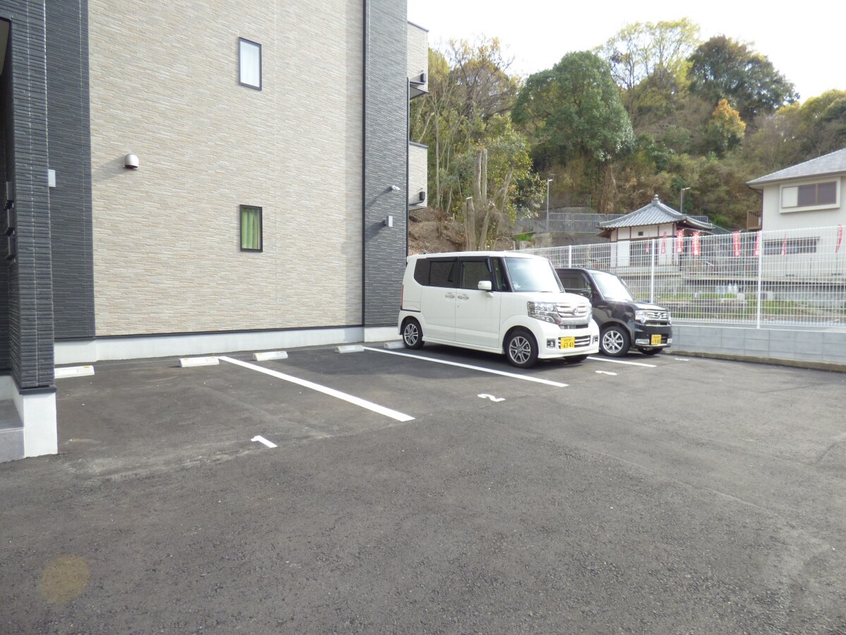 敷地内駐車場 プレジール妙法寺