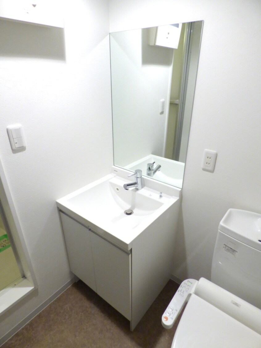 大きな鏡の洗面台 Ｇｉｕｌｉａ須磨浦Ⅰ