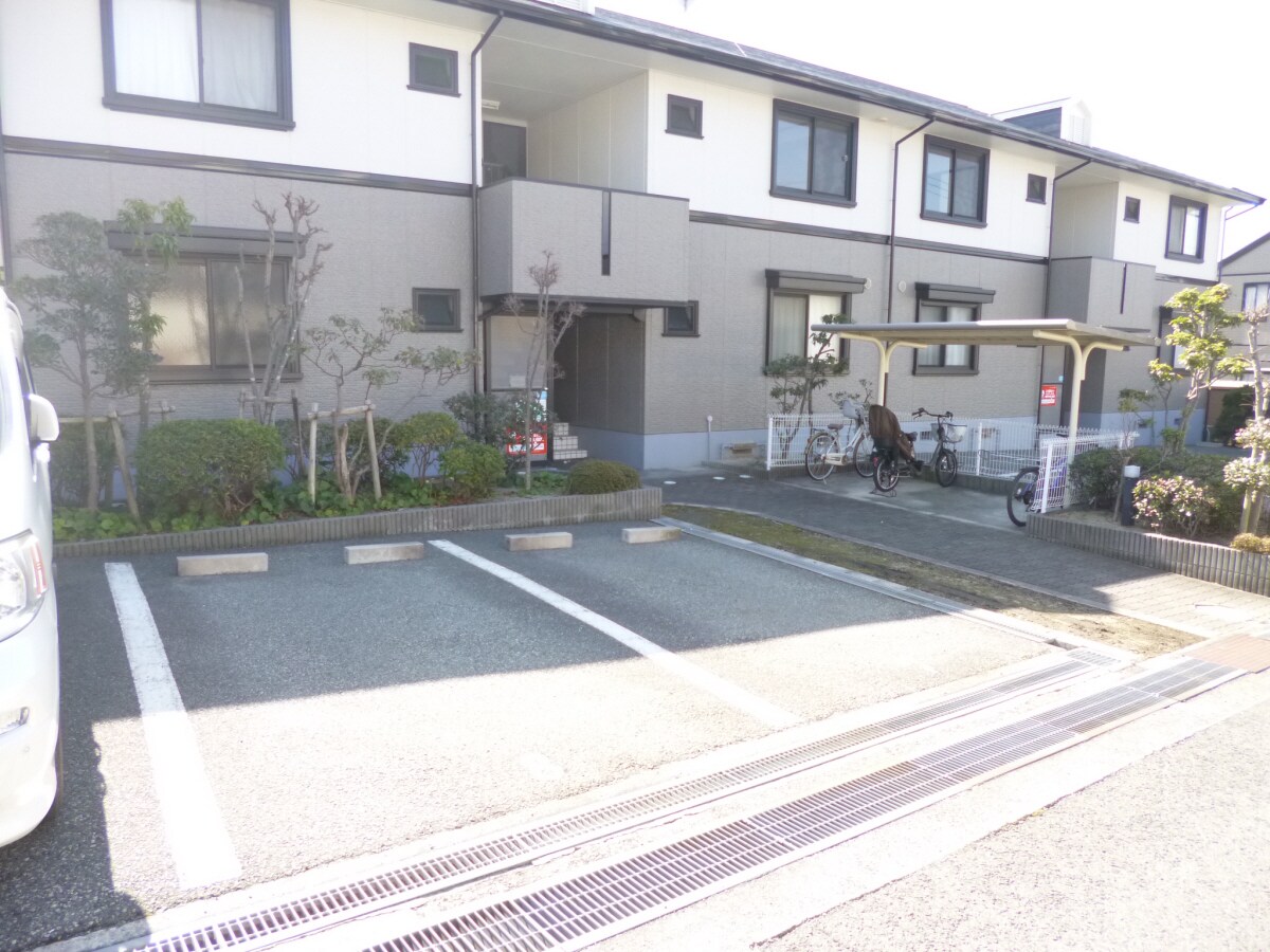 敷地内駐車場完備 ベルフォーレ