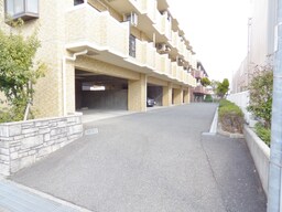 敷地内駐車場完備