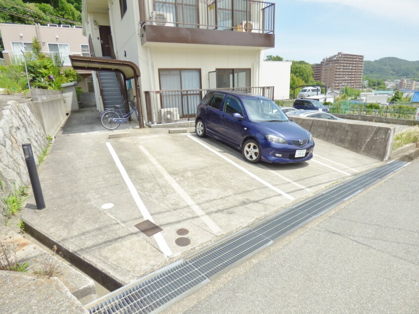 敷地内駐車場 フレール奥須磨