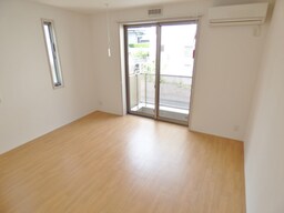 広々とした洋室８．１帖