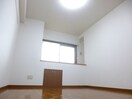 明るい洋室 フォーラム城ヶ岡参番館