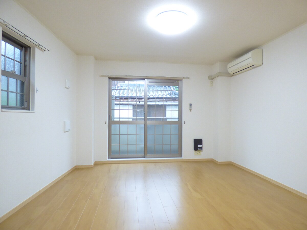 広々とした洋室 フォルテ月見山