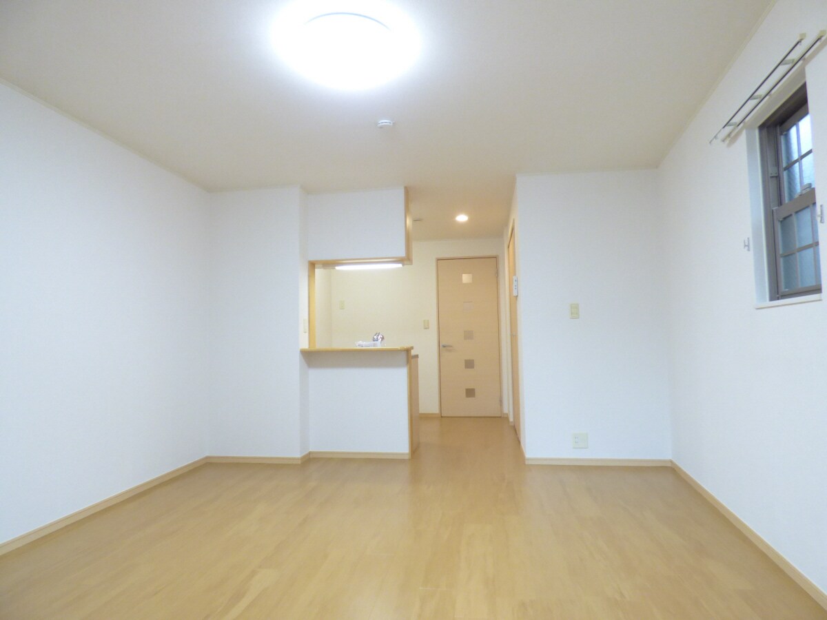 ２面採光で明るい洋室 フォルテ月見山