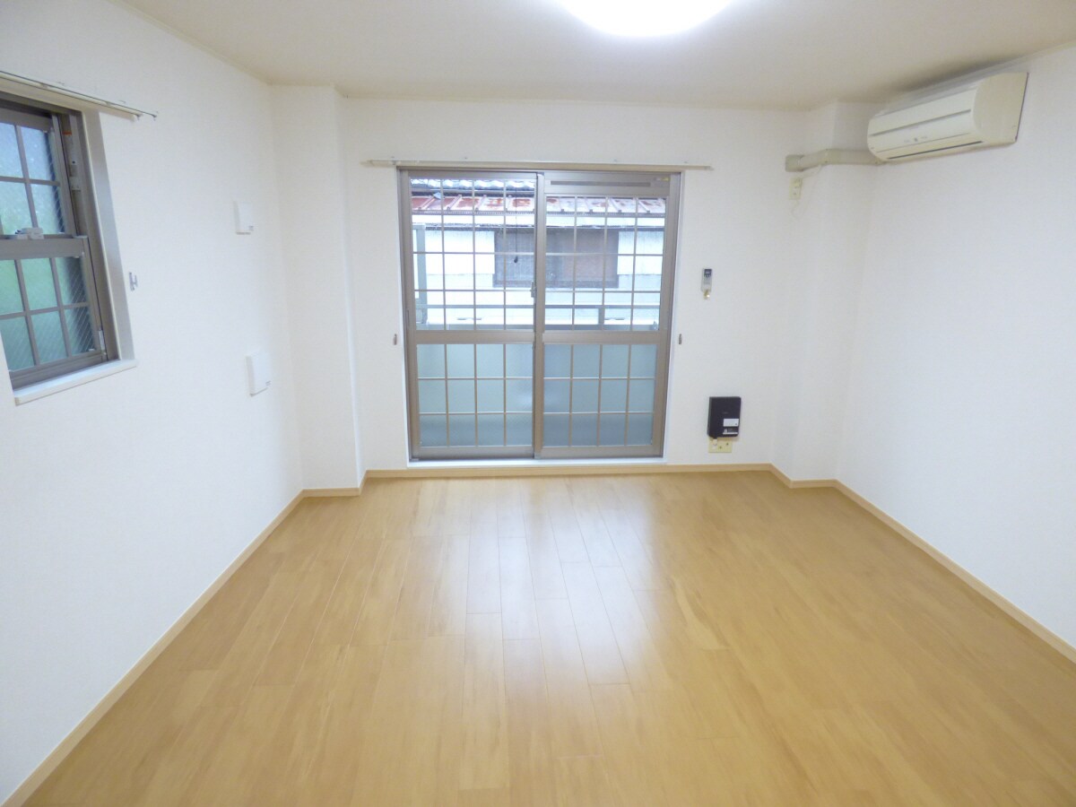 キレイな洋室 フォルテ月見山