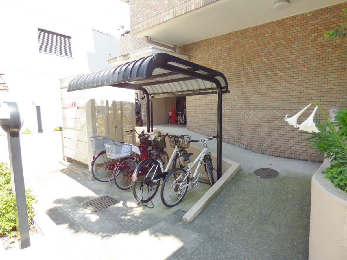 駐輪場 ラポール須磨