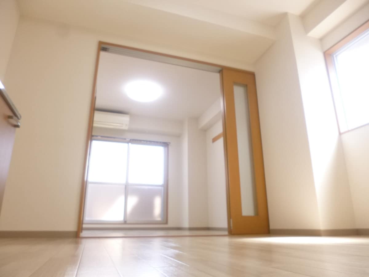窓があり明るいダイニング 東須磨グリーンハイツ