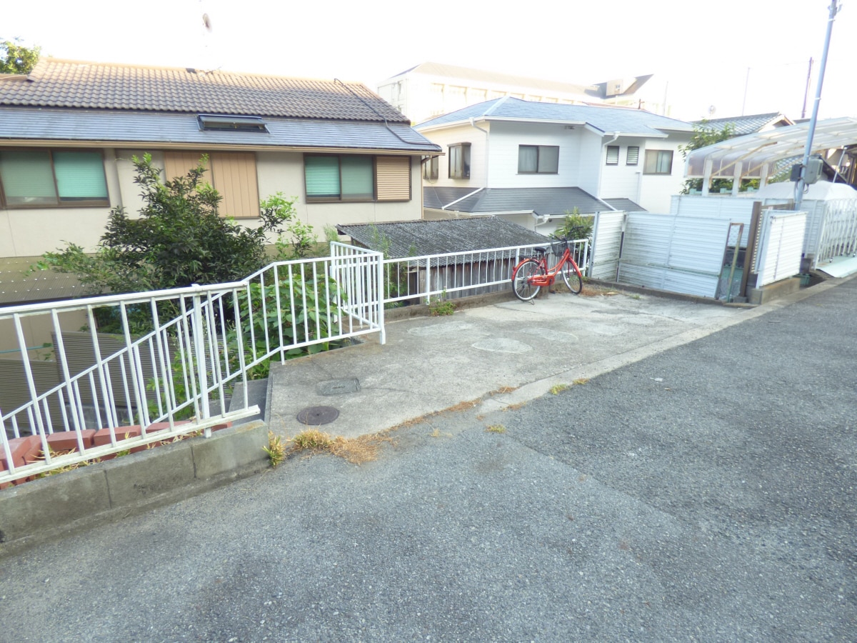 敷地内駐車場完備 シャトル東須磨