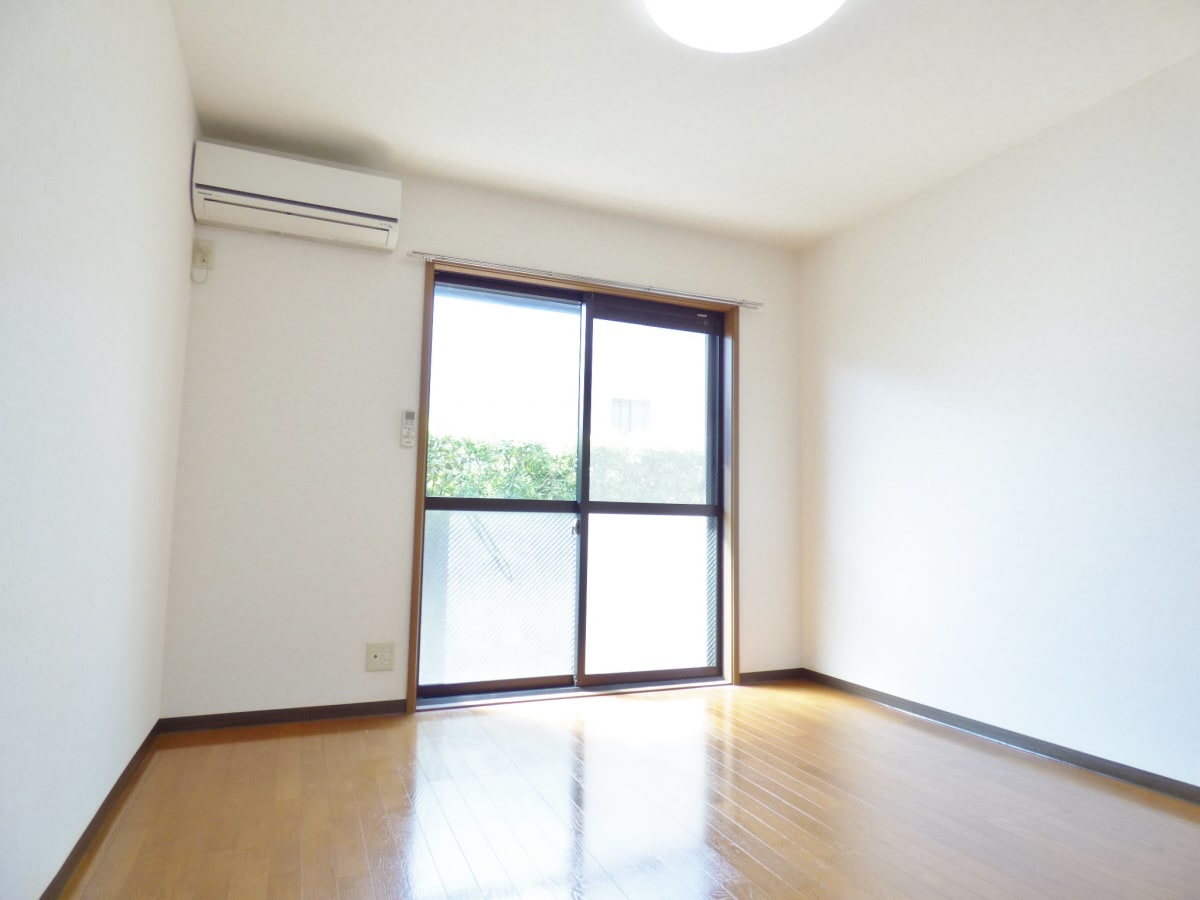 明るい洋室 エスポワール須磨