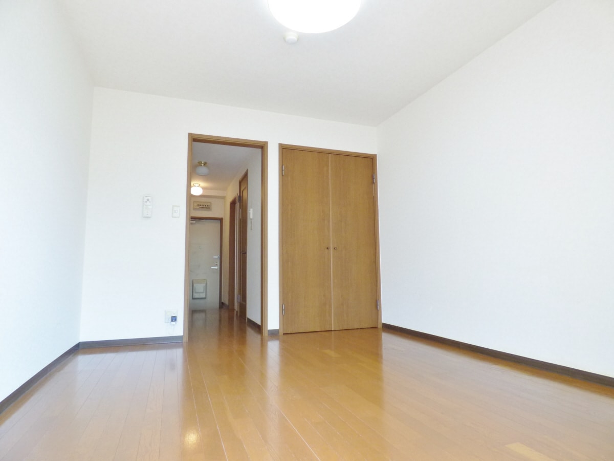 広々とした洋室 エスポワール須磨