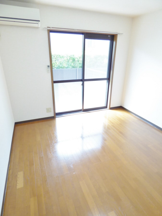 広々とした洋室 エスポワール須磨