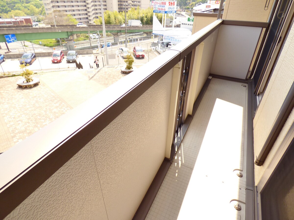 南東向きバルコニーで日当たり良好 ガーデンコート車Ａ棟