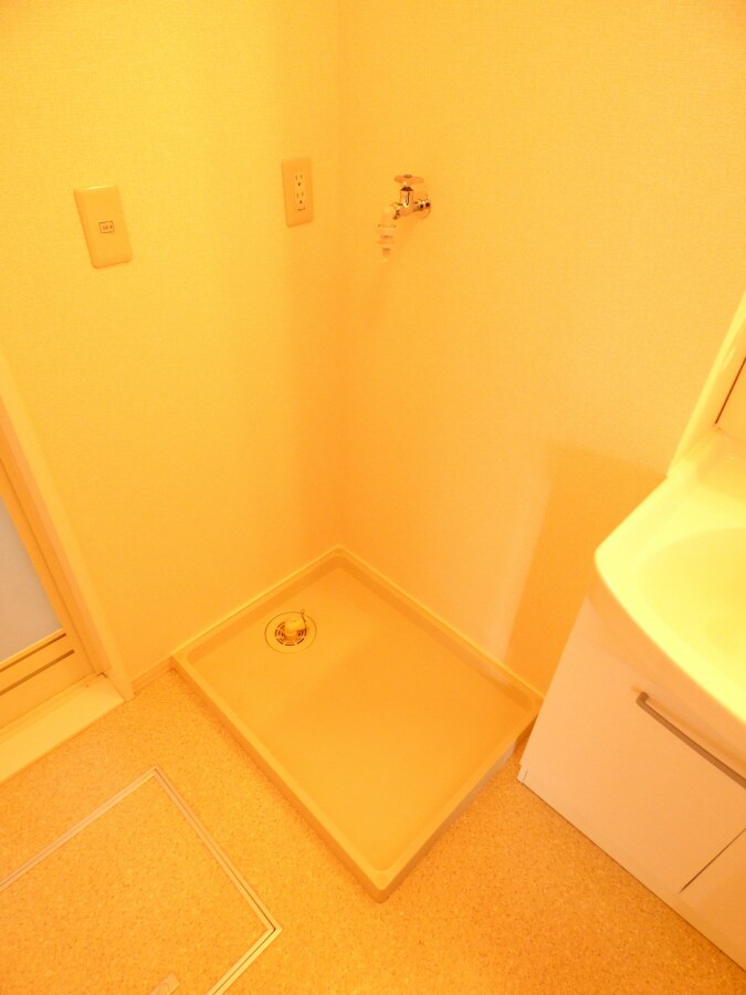 室内洗濯機置場 ガーデンコート車Ａ棟