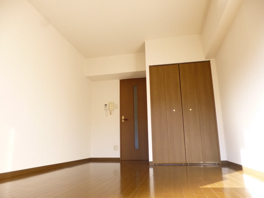 広々とした洋室 フルール須磨