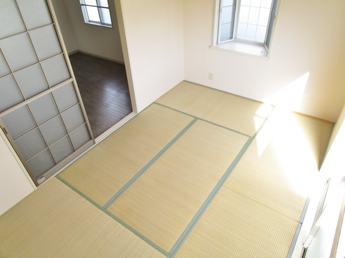 ２面採光で明るい和室 フレグランス南落合Ⅰ