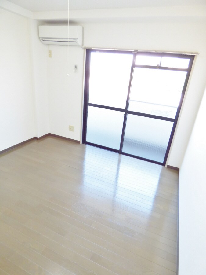 キレイなフローリング リベラルハウス