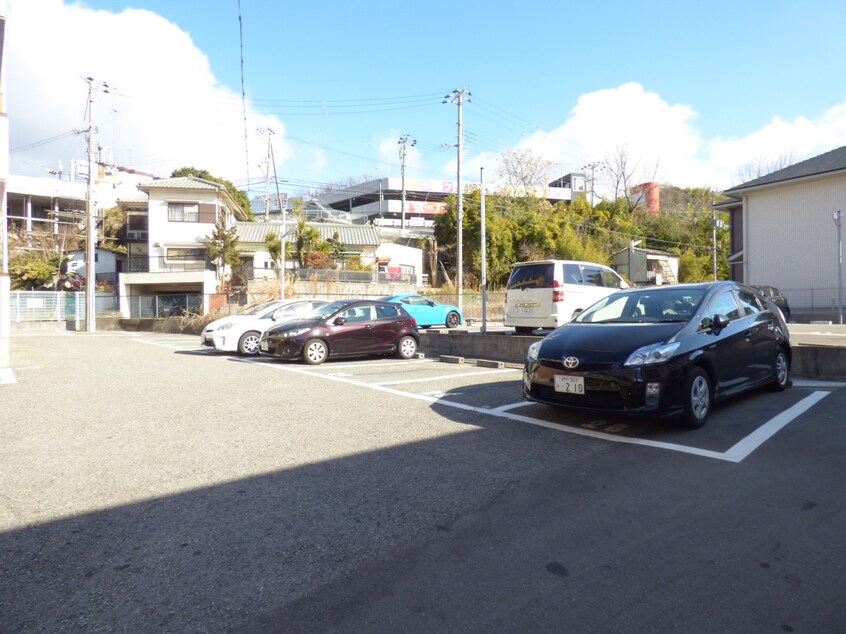 敷地内駐車場完備 サンハイツ須磨