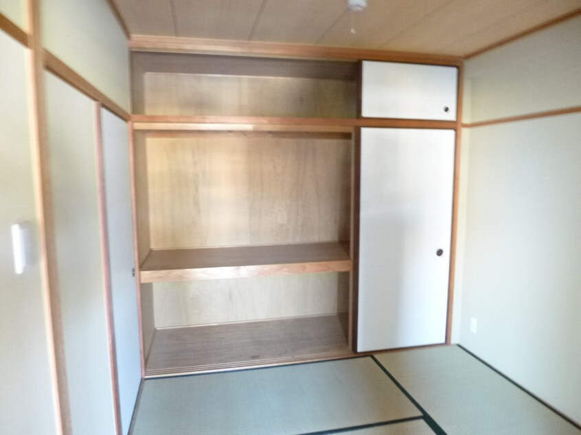 １．５帖分の広々とした押入 高倉山ハイツ