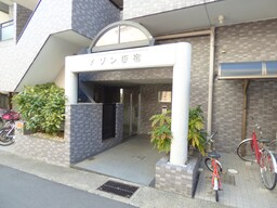 キレイなエントランス