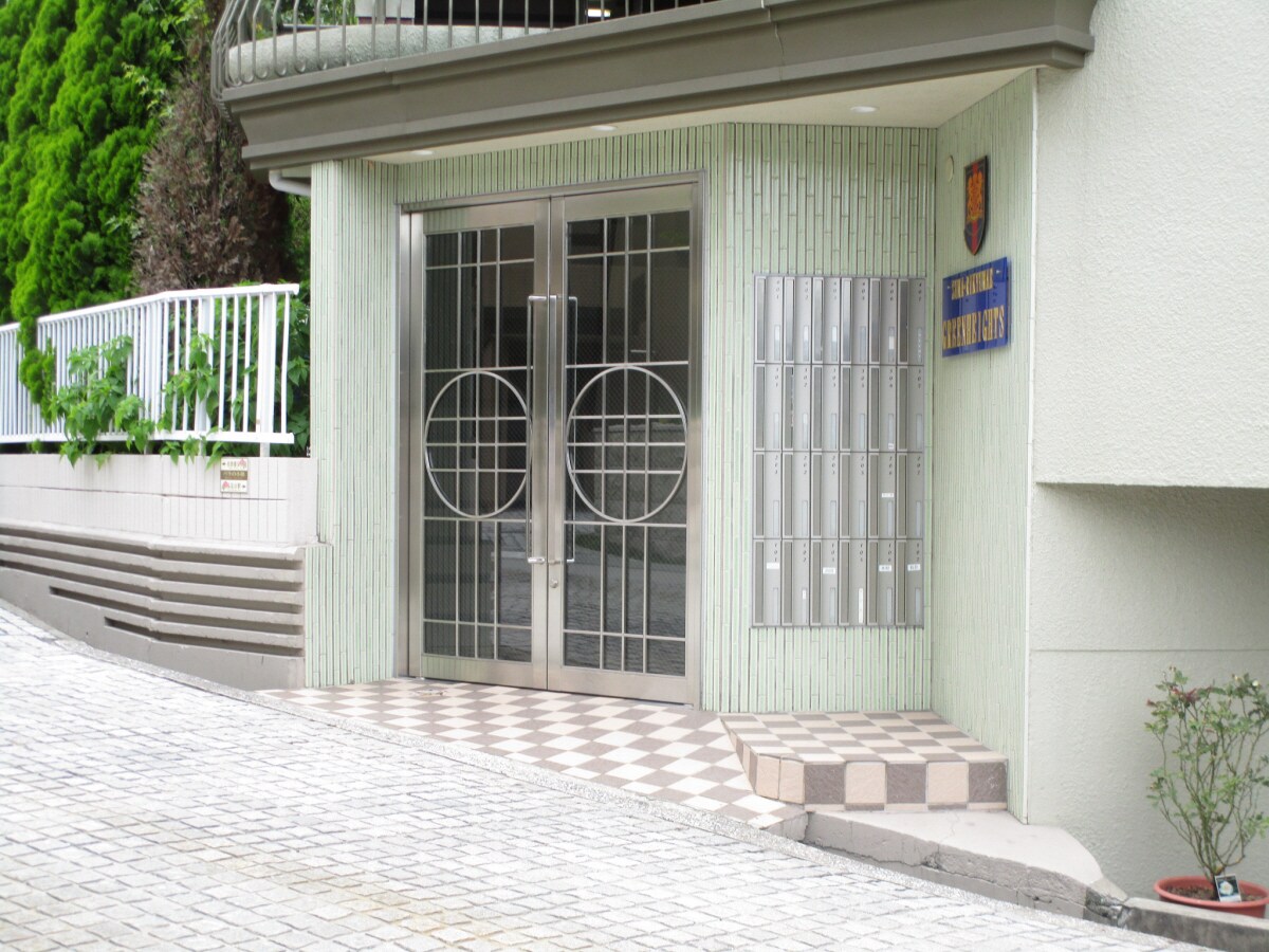 建物入り口 離宮前グリーンハイツ