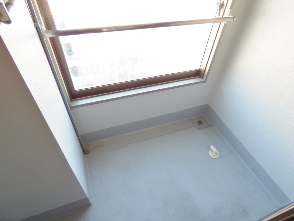 明るいバルコニー 三國ビル