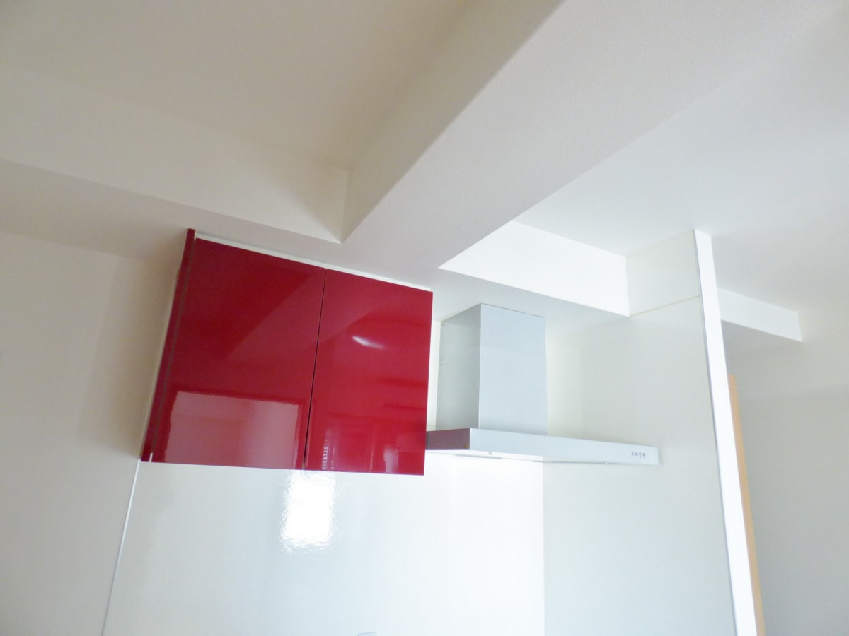 レンジフード＆赤いキッチン収納 三國ビル