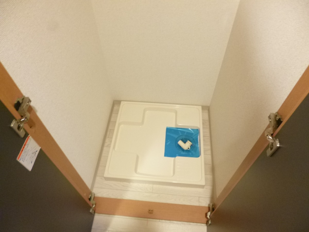 扉で隠せる室内洗濯機置場 メゾン・ド・ヴィレ須磨潮見坂