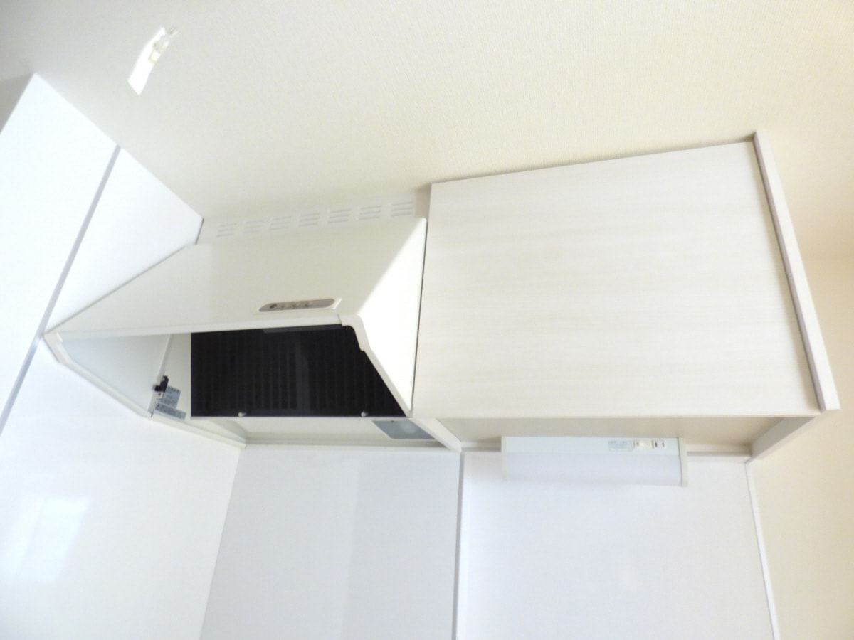 レンジフード＆キッチン収納 ワコーレヴィアーノ須磨関守