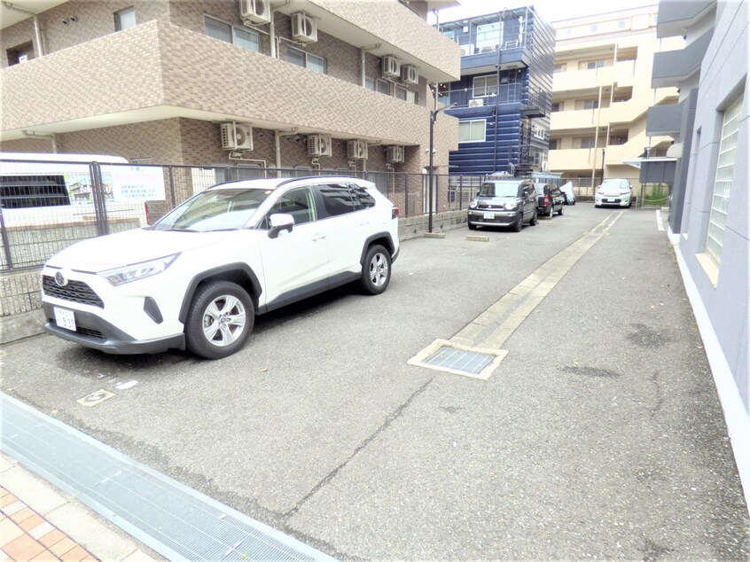 敷地内駐車場 コーレジアス須磨