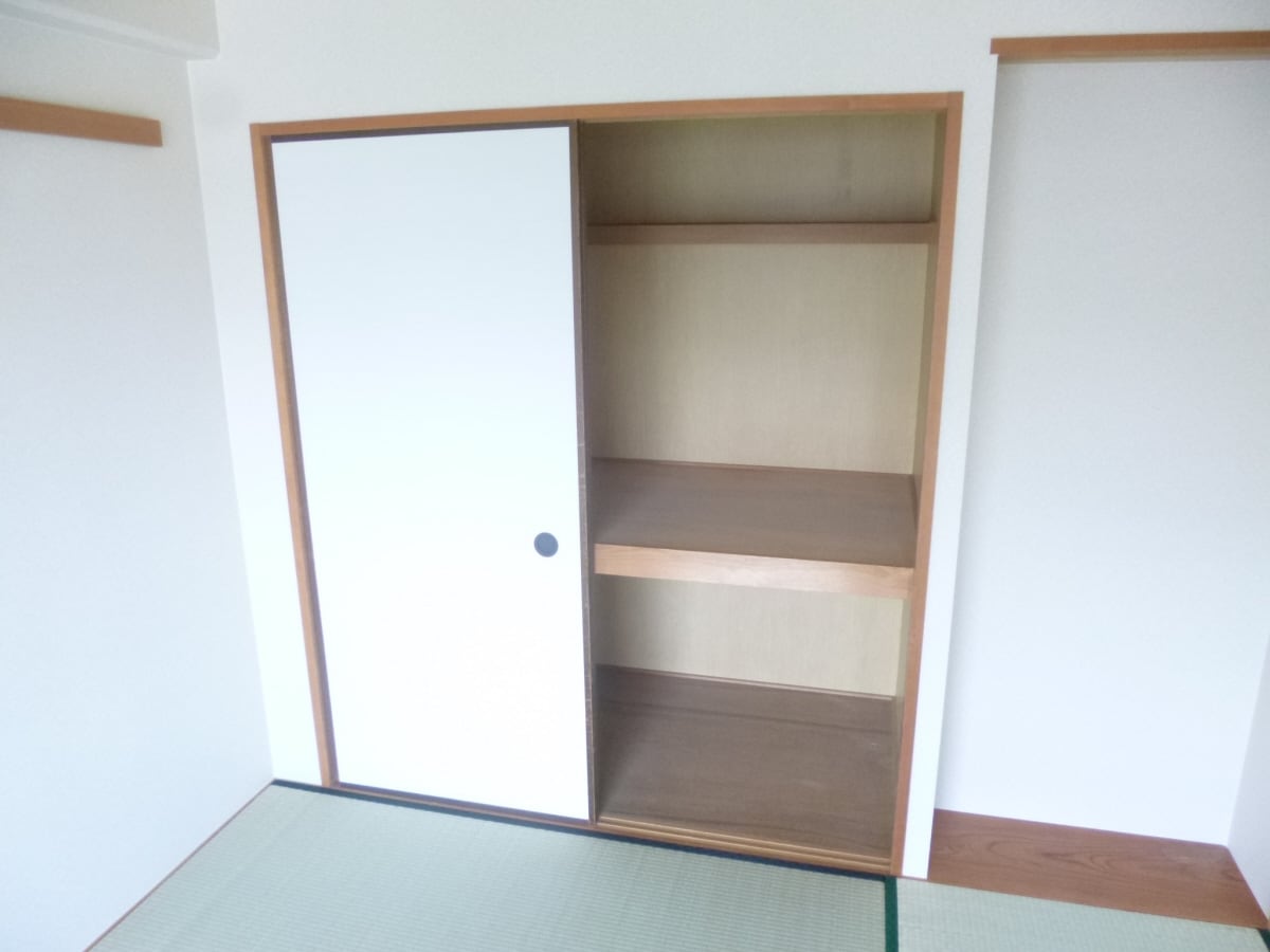押入 シティ南落合