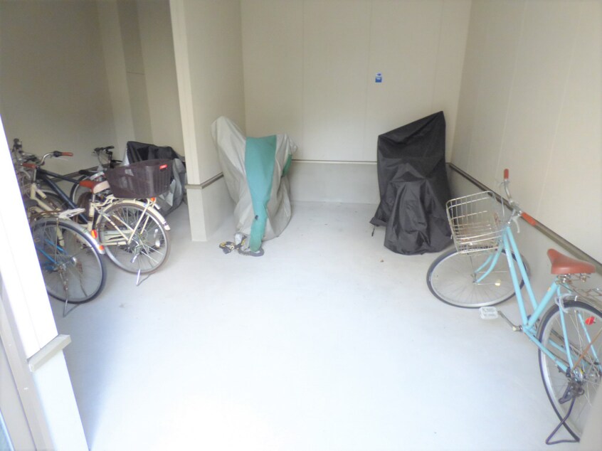 駐輪場 ルミエ月見山