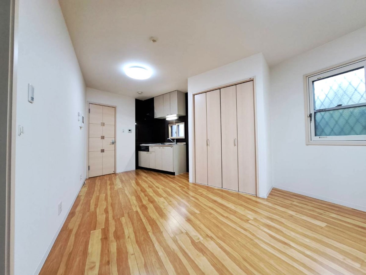 広々とした洋室 ルミエ月見山