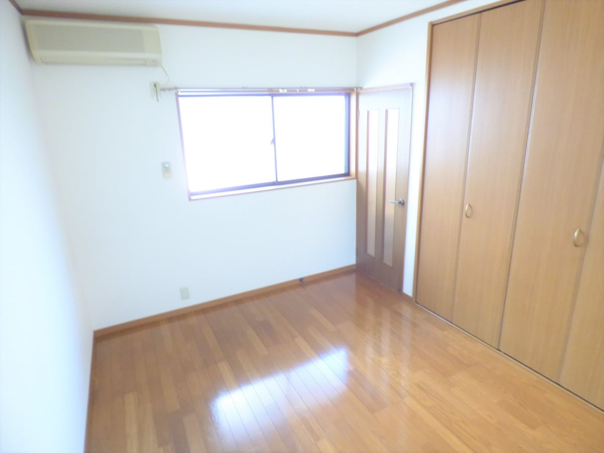 キレイな洋室 大手三ハイツ