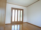 広々とした洋室 大手三ハイツ