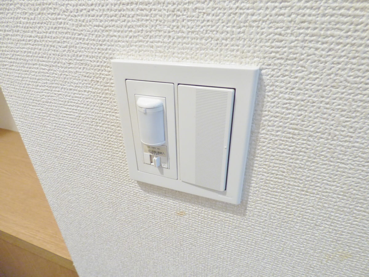 人感センサーライト ＫＨＫコート板宿