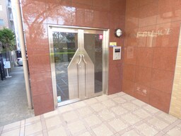 安心のオートロック完備