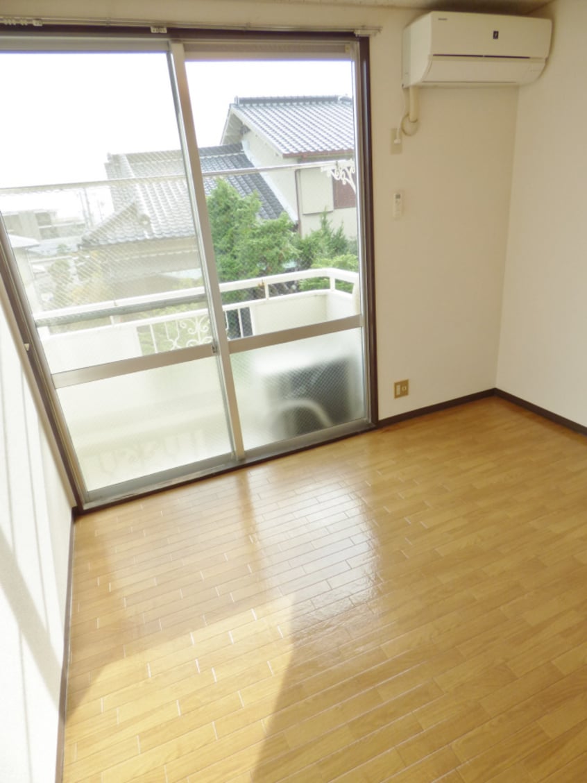 キレイな洋室 ハイツ潮見台