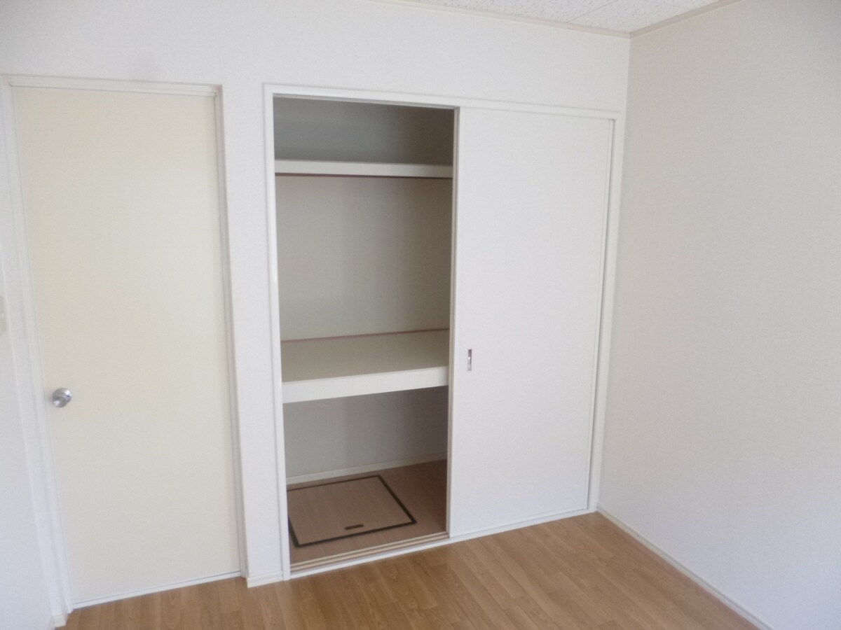 物入 ヴィラ若木