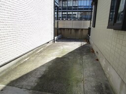 敷地内駐車場完備