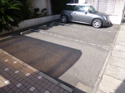 敷地内駐車場完備