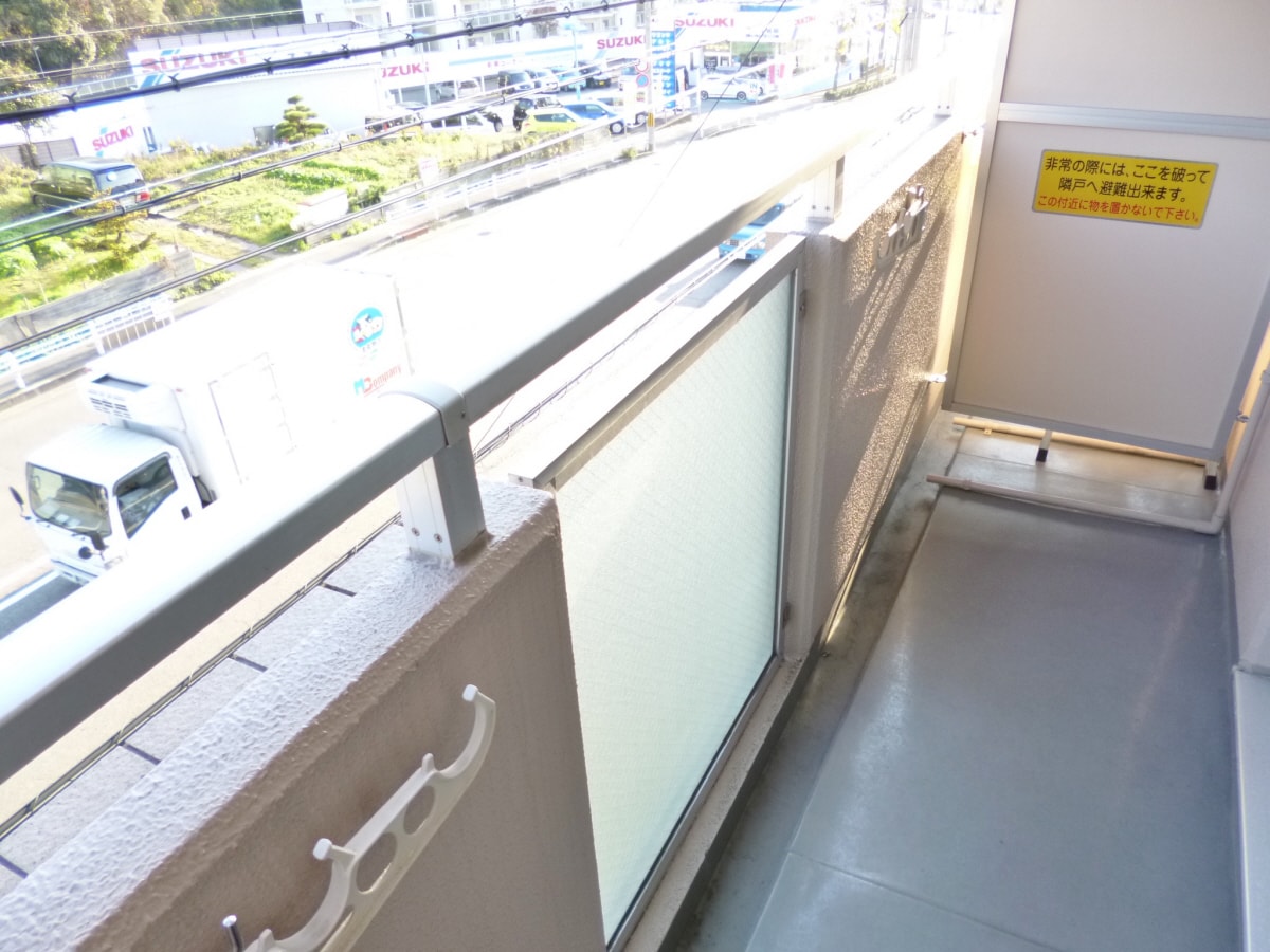 南東向きバルコニーで日当たり良好 リバーサイド樫の木