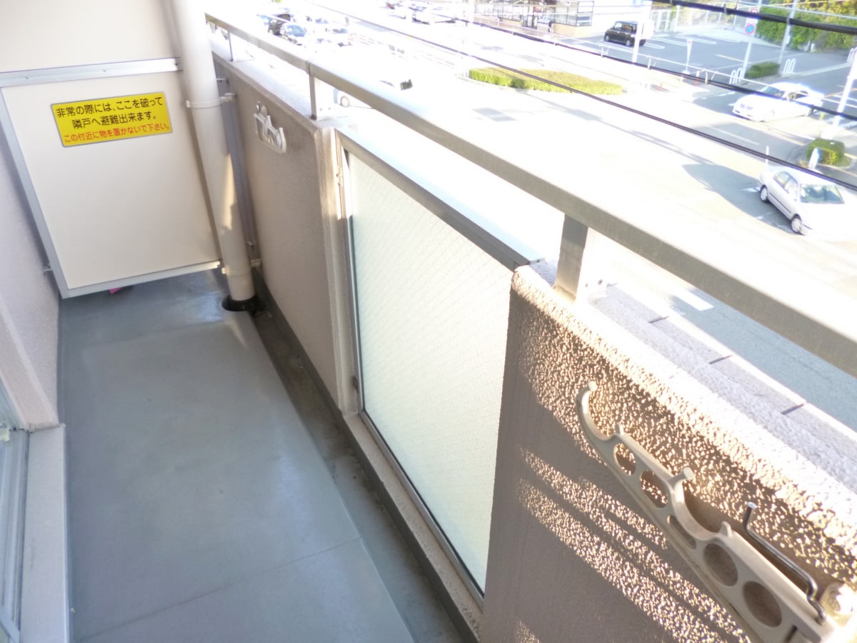 南東向きバルコニーで日当たり良好 リバーサイド樫の木